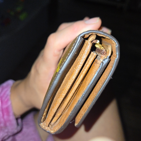 Wallet - Picture 5 of 11